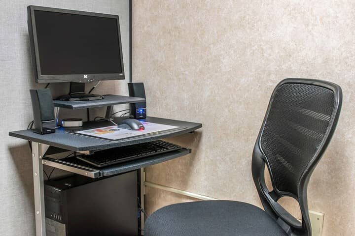 Business Center 25 of 25