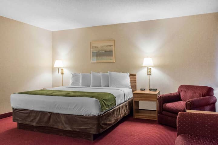 Room 6 of 25