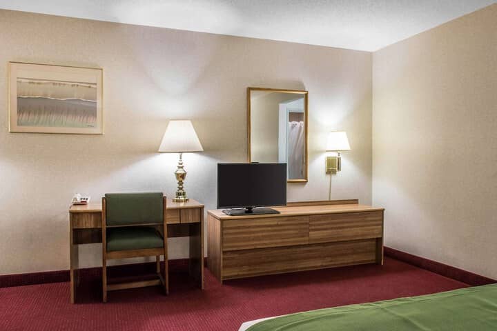 Room 7 of 25